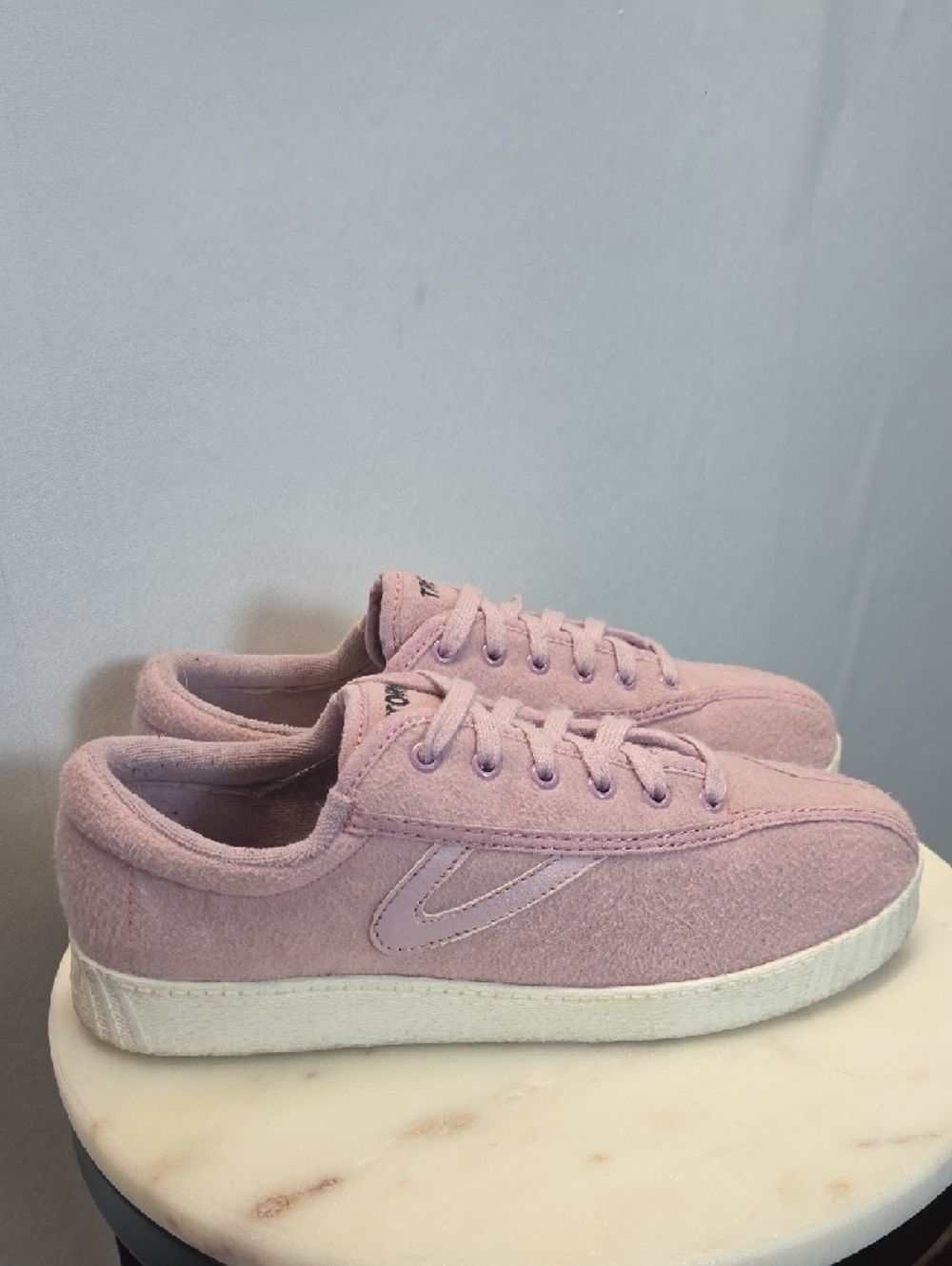 Tretorn Pastel Pink Low-Top Sneakers Size 7.5 - Picture 3 of 7